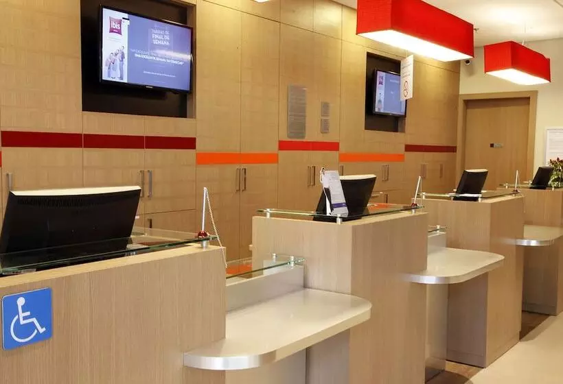 ホテル Ibis Bh Afonso Pena Savassi