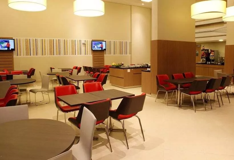 ホテル Ibis Bh Afonso Pena Savassi