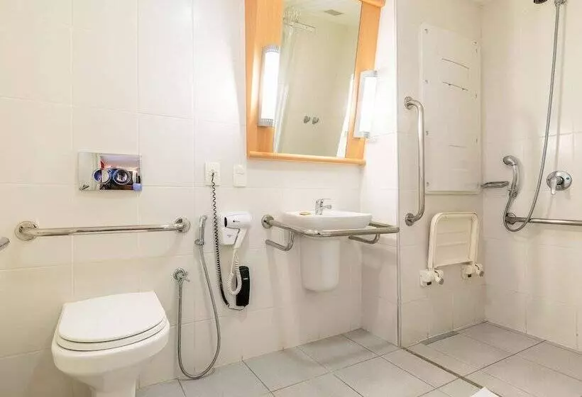 ホテル Ibis Bh Afonso Pena Savassi