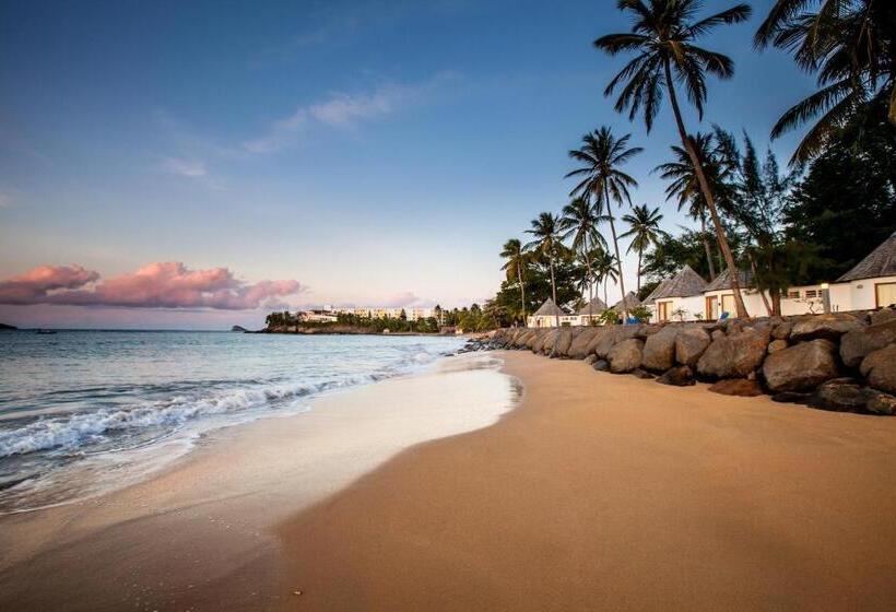 هتل Langley Resort Fort Royal