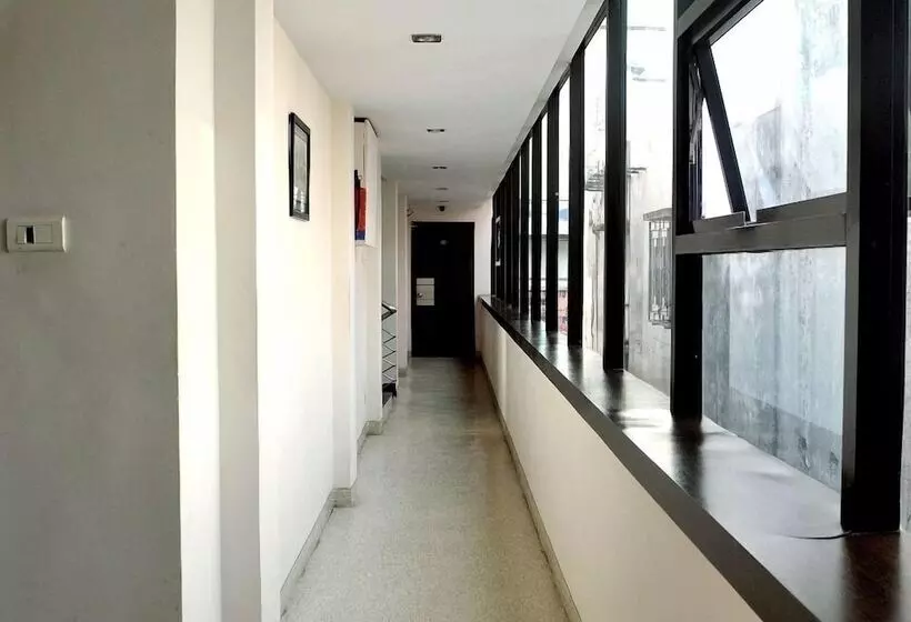 בית מלון כפרי Lee International