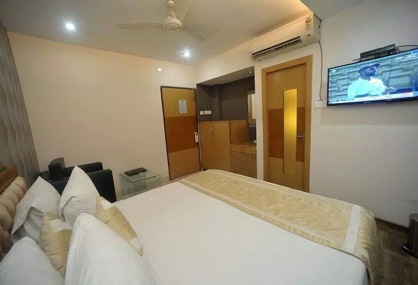 בית מלון כפרי Lee International