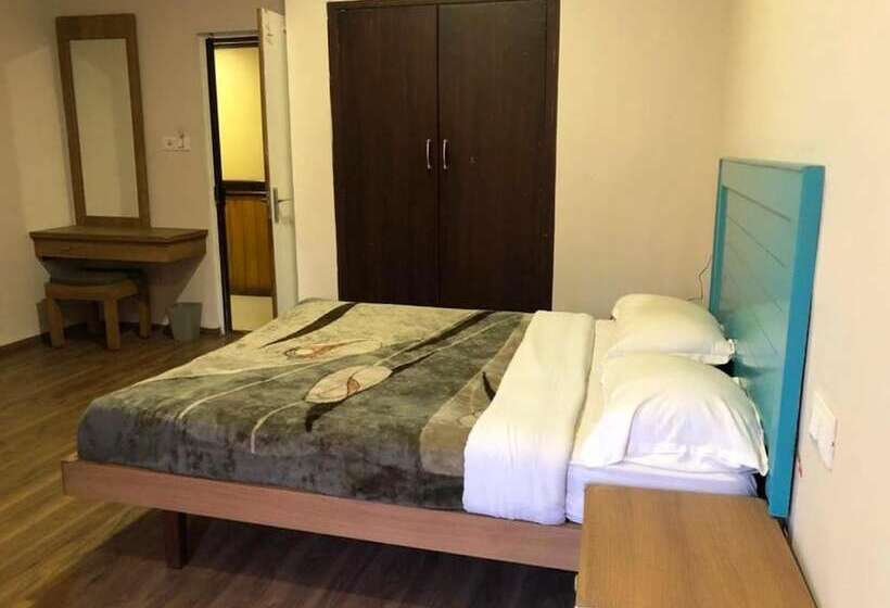 Hotel Preethi Palace