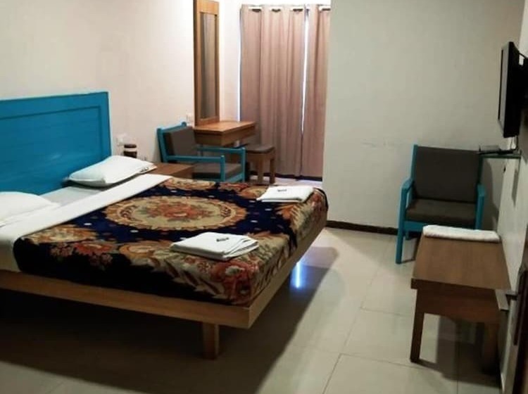 Hotel Preethi Palace