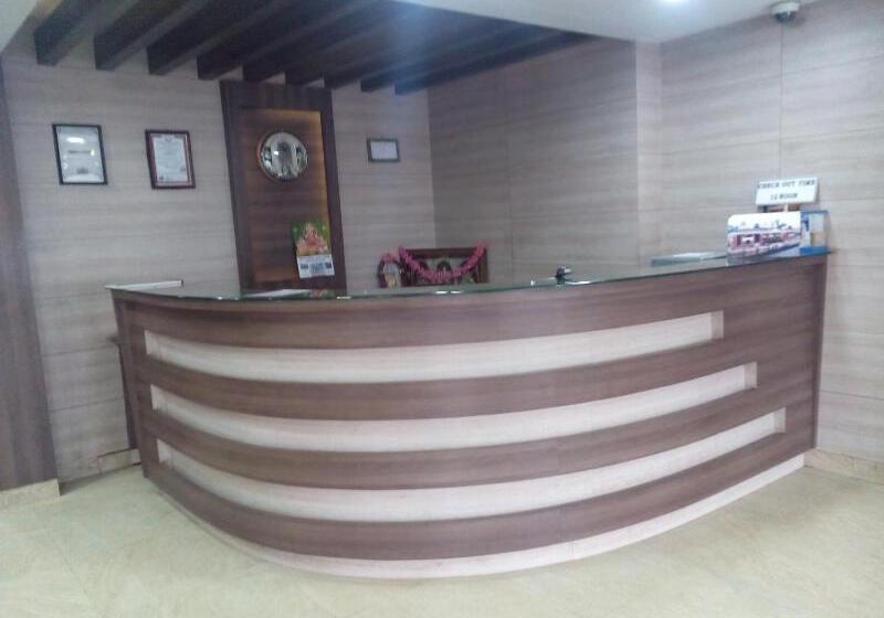 Hotel Preethi Palace