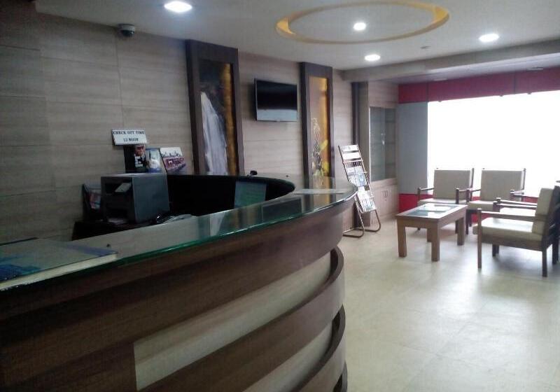 Hotel Preethi Palace