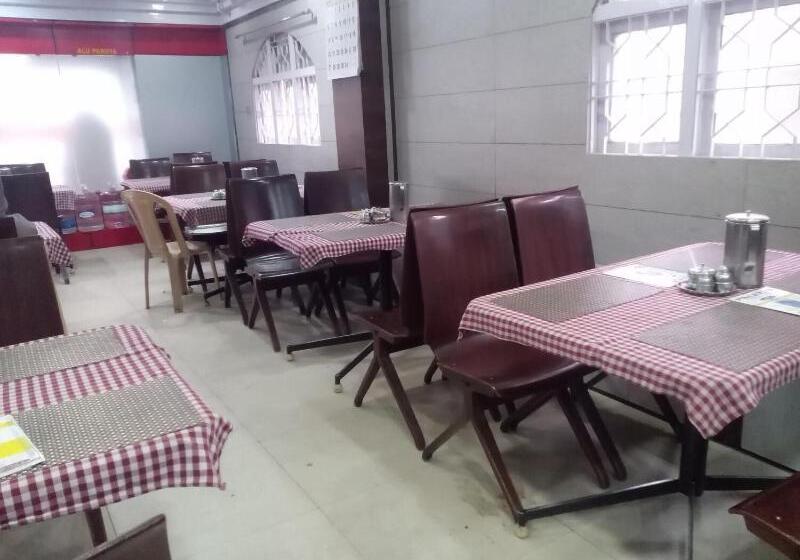 Hotel Preethi Palace