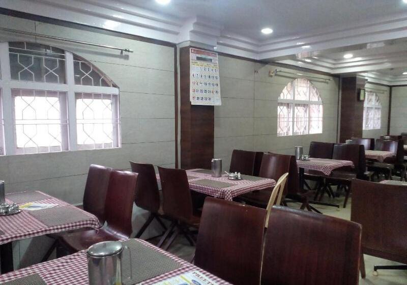 Hotel Preethi Palace