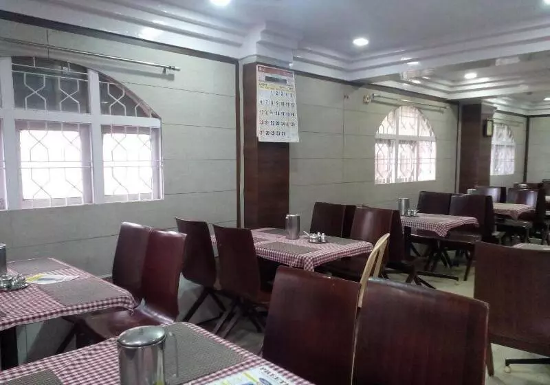 ホテル Preethi Palace