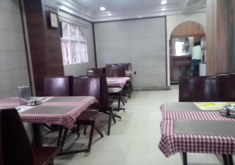 Hotel Preethi Palace