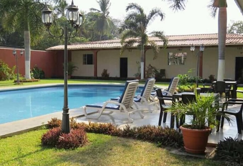 هتل Sevilla Usulutan