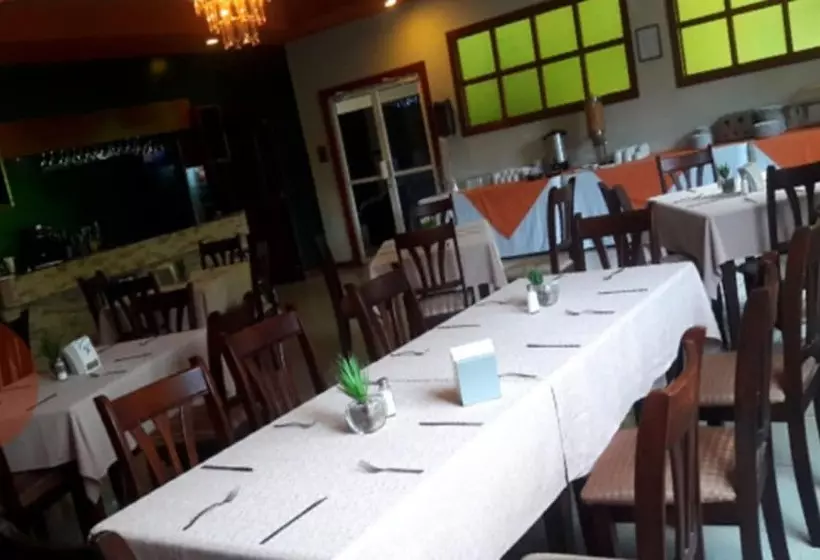 هتل Sevilla Usulutan