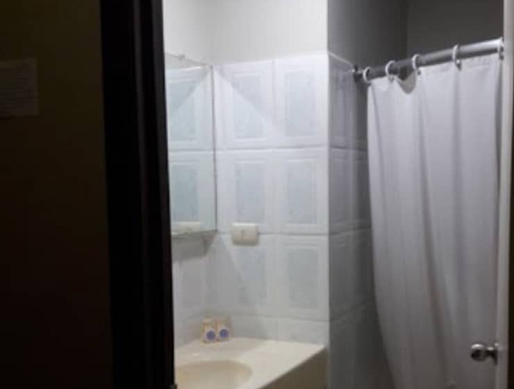 هتل Sevilla Usulutan