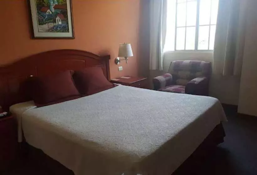 هتل Sevilla Usulutan