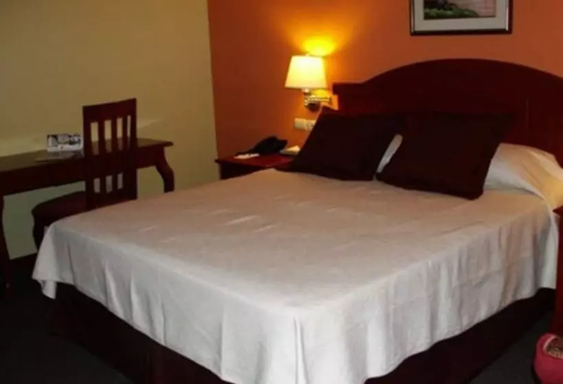 هتل Sevilla Usulutan