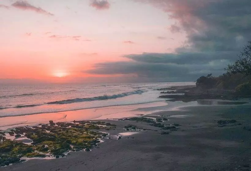 فندق Soka Indah Restaurant & Bungalows