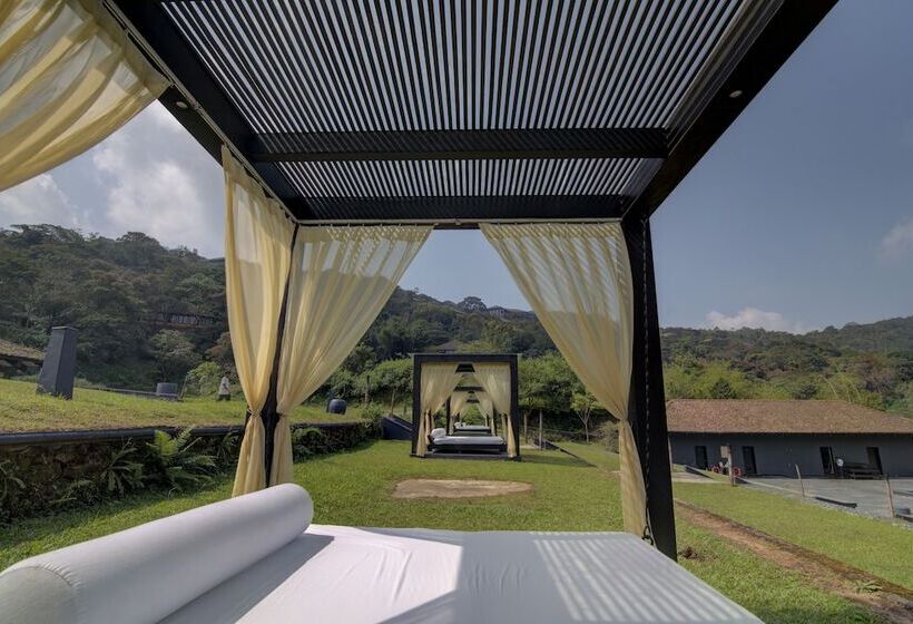 호텔 Taj Madikeri Resort & Spa Coorg