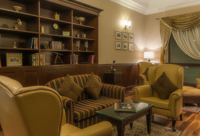 ホテル The Claridges Nabha Residence