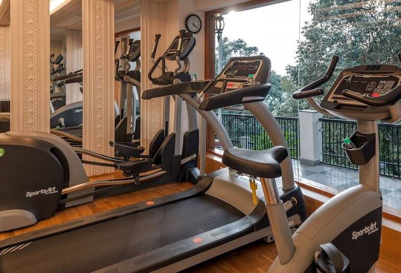 ホテル The Claridges Nabha Residence