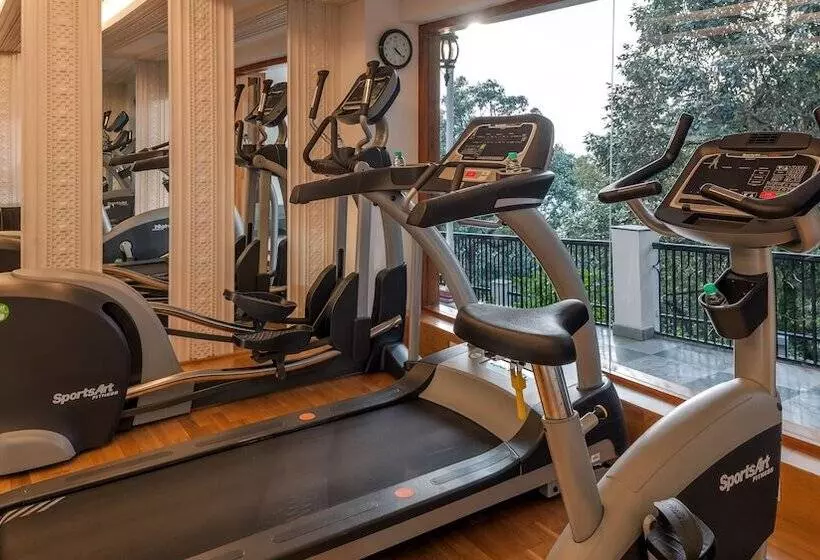 酒店 The Claridges Nabha Residence