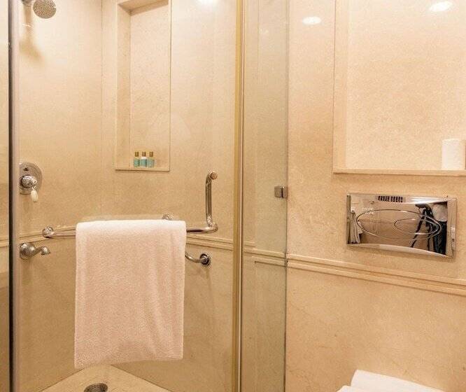 ホテル The Claridges Nabha Residence