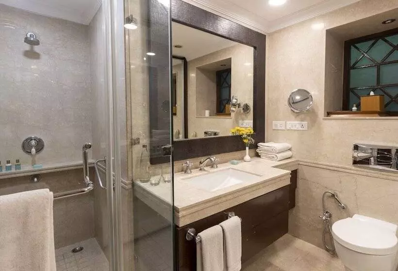 酒店 The Claridges Nabha Residence