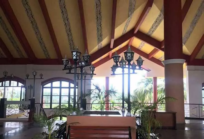 酒店 The Golden Retreat