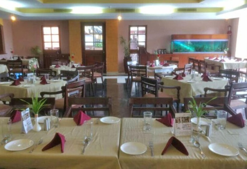 Hotel The Golden Retreat