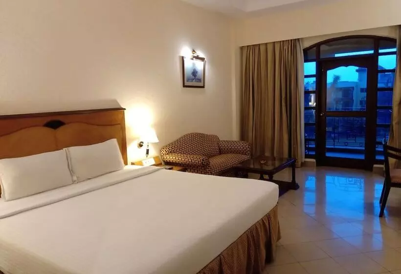 酒店 The Golden Retreat