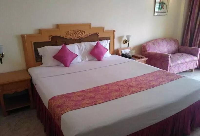 酒店 The Golden Retreat