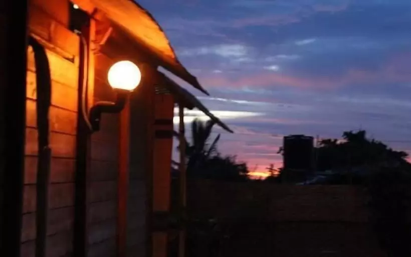ホテル Tivai Beach Cottages