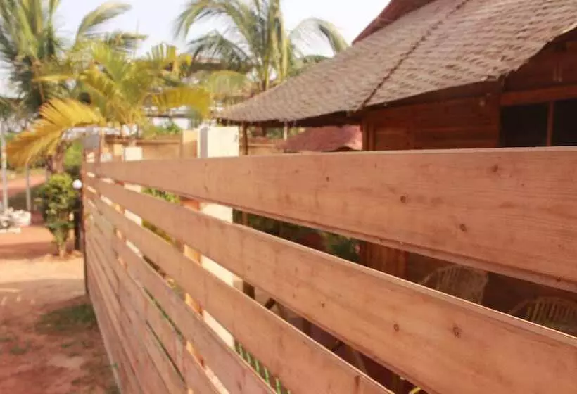 ホテル Tivai Beach Cottages