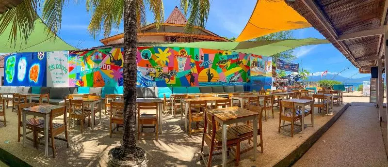 Otel Tír Na Nóg Beachfront Resort