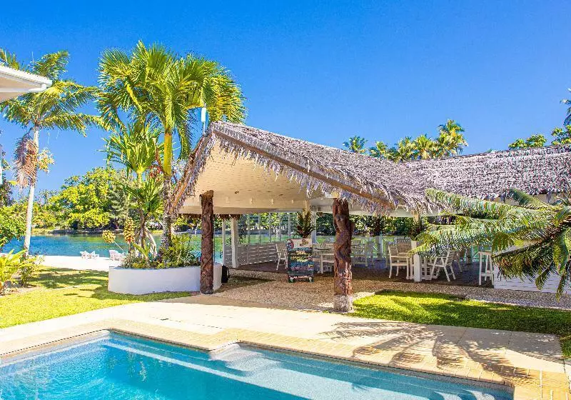 هتل Tropicana Lagoon Apartments