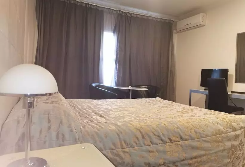 Мотель Amethyst Court Motor Lodge