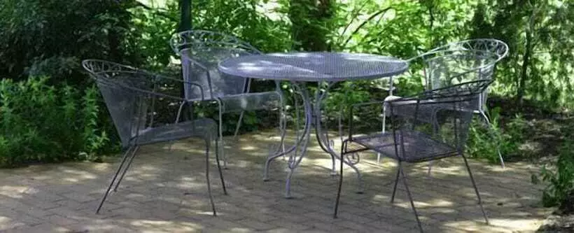 Nicholas Royal Motel  No Pets Allowed