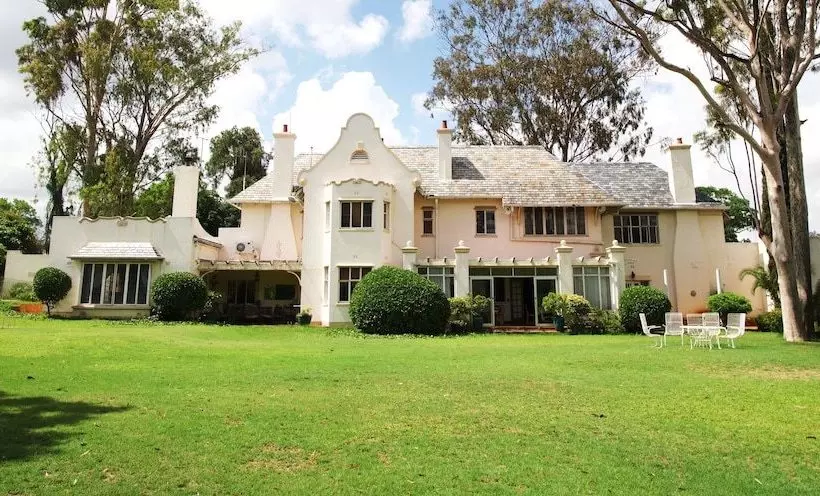 پانسیون Sondela Guest House