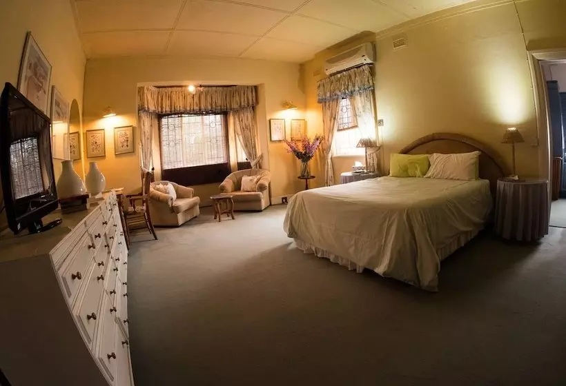 پانسیون Sondela Guest House