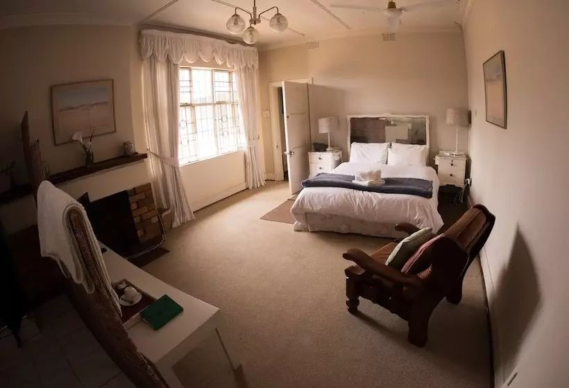 پانسیون Sondela Guest House