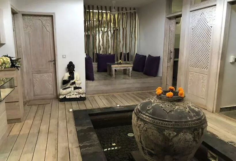 استراحتگاه Indiana Kenanga Boutique Hotel & Spa