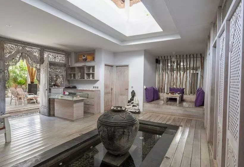 استراحتگاه Indiana Kenanga Boutique Hotel & Spa