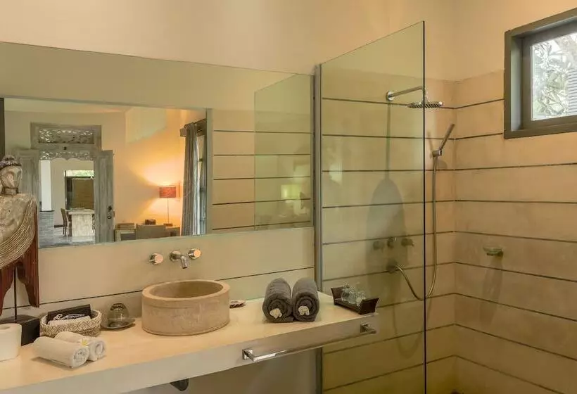 استراحتگاه Indiana Kenanga Boutique Hotel & Spa