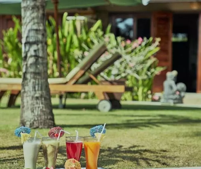 リゾートホテル Three Monkeys Villas