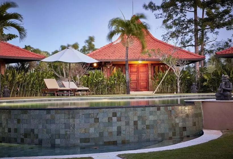 リゾートホテル Three Monkeys Villas