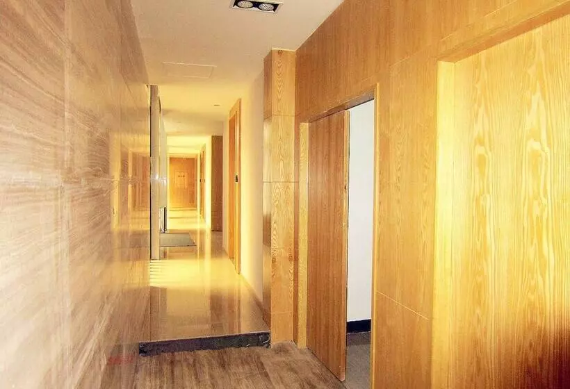 Super 8 Hotel Chongqing Da Li Tang