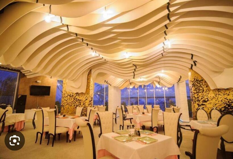 White Tower Mamaia Apartament 608