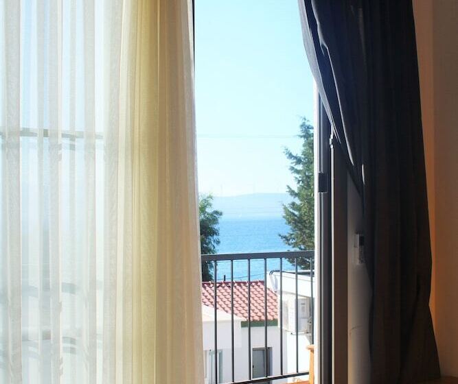 تختخواب و صبحانه Akkum Beach Otel