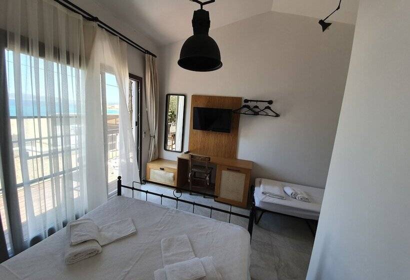 تختخواب و صبحانه Akkum Beach Otel