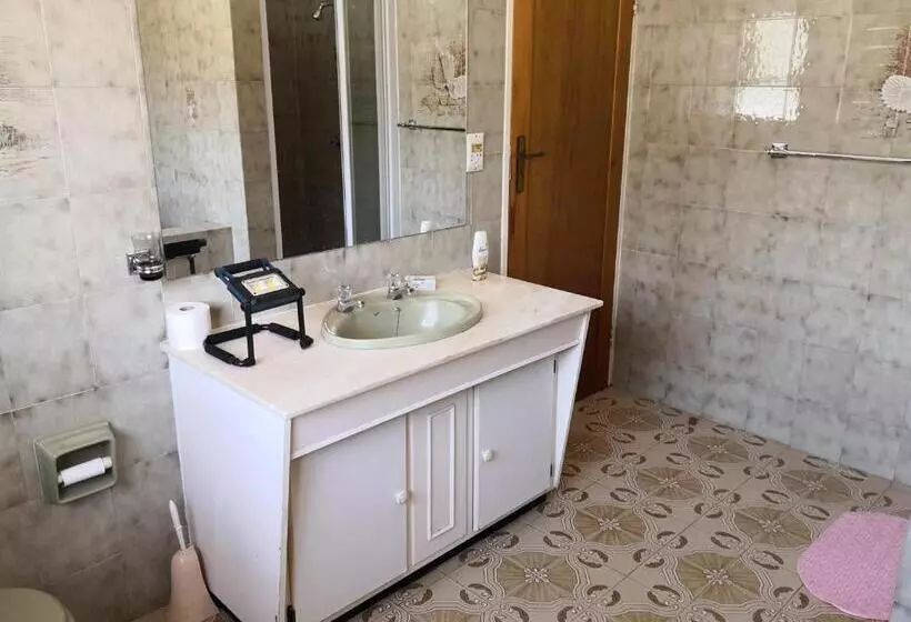 Majatalo Chic Guest House & Solar System Free From Load Shedding