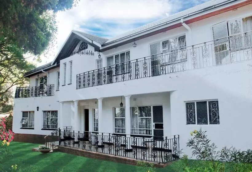 Majatalo Chic Guest House & Solar System Free From Load Shedding